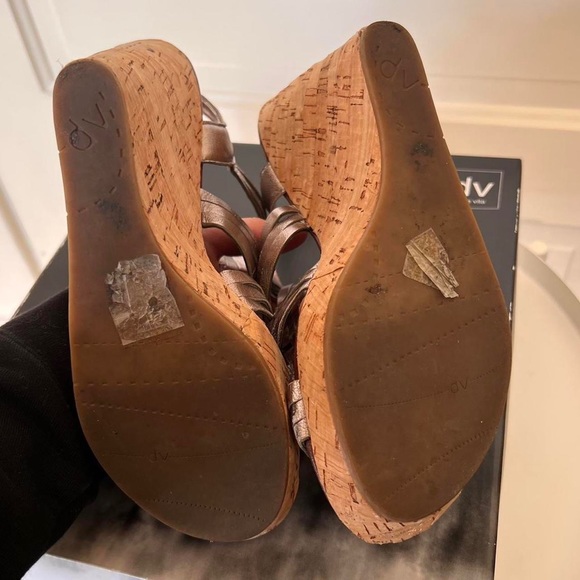 Dolce Vita Shellie Wedge Sandals // Dark Silver - Picture 4 of 4